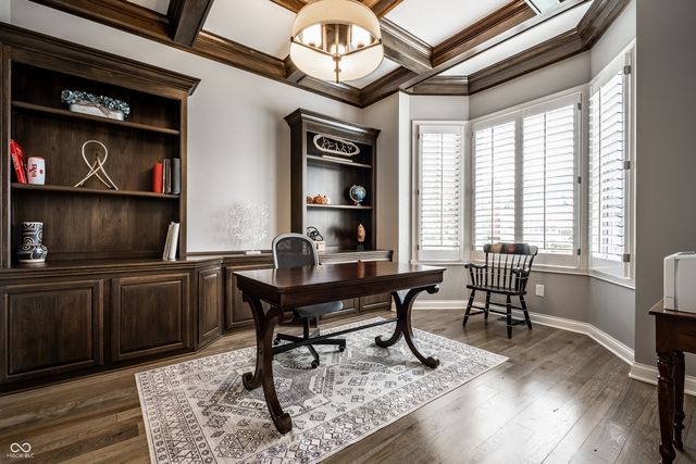 8050 Heyward Drive, Indianapolis, IN 46250