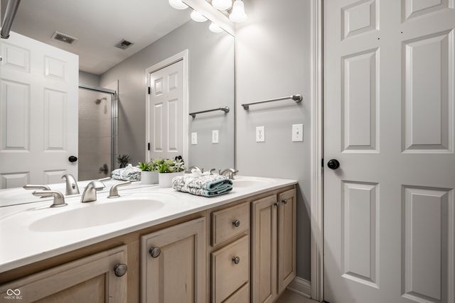 8050 Heyward Drive, Indianapolis, IN 46250