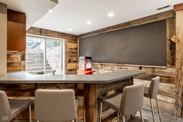 8050 Heyward Drive, Indianapolis, IN 46250