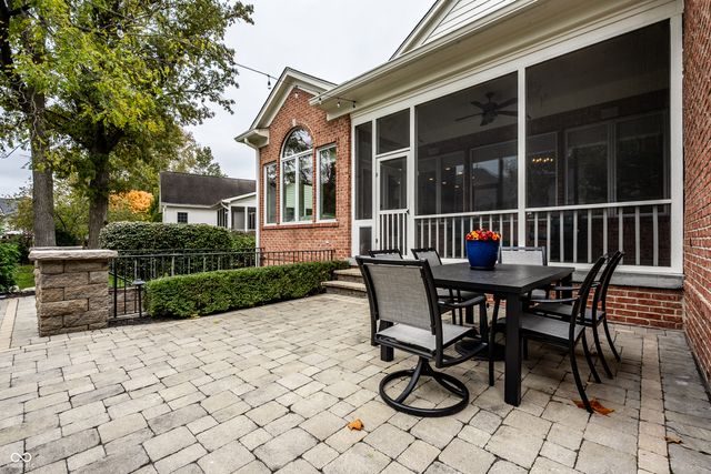 8050 Heyward Drive, Indianapolis, IN 46250