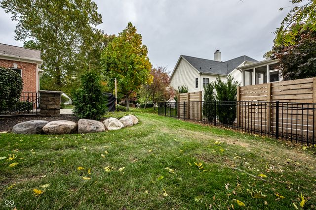 8050 Heyward Drive, Indianapolis, IN 46250