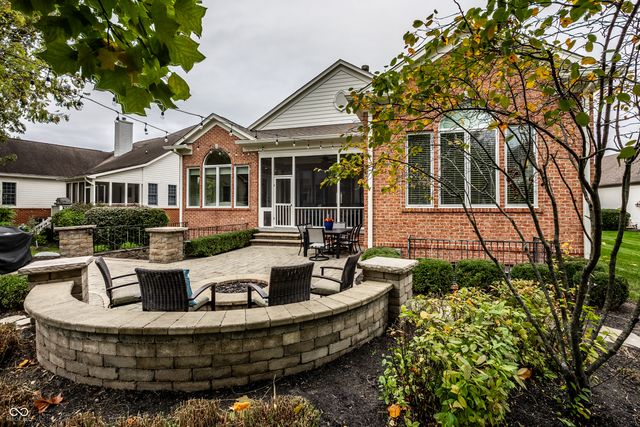 8050 Heyward Drive, Indianapolis, IN 46250