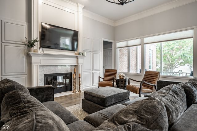 8050 Heyward Drive, Indianapolis, IN 46250