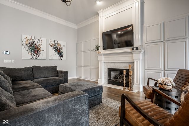 8050 Heyward Drive, Indianapolis, IN 46250