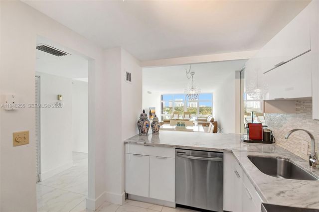 20100 W Country Club Drive 1005, Aventura, FL 33180