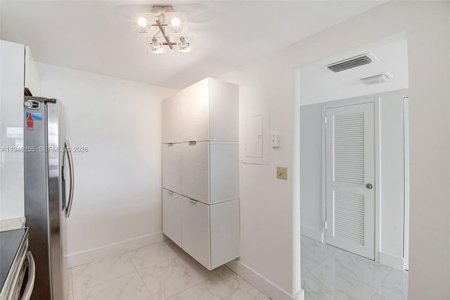 20100 W Country Club Drive 1005, Aventura, FL 33180