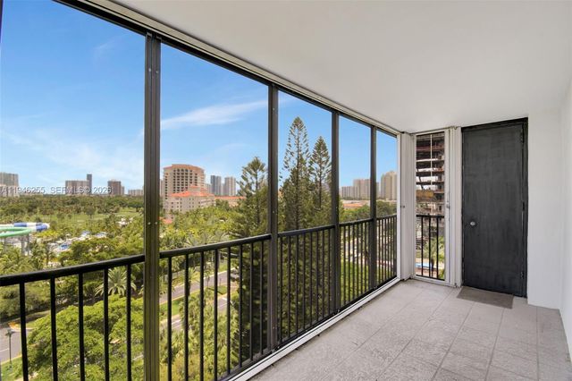 20100 W Country Club Drive 1005, Aventura, FL 33180
