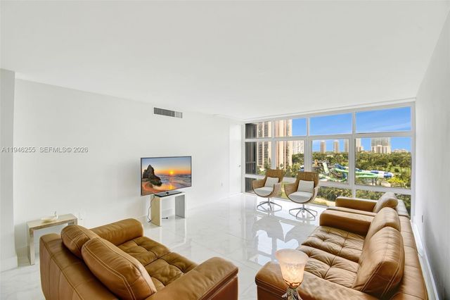 20100 W Country Club Drive 1005, Aventura, FL 33180
