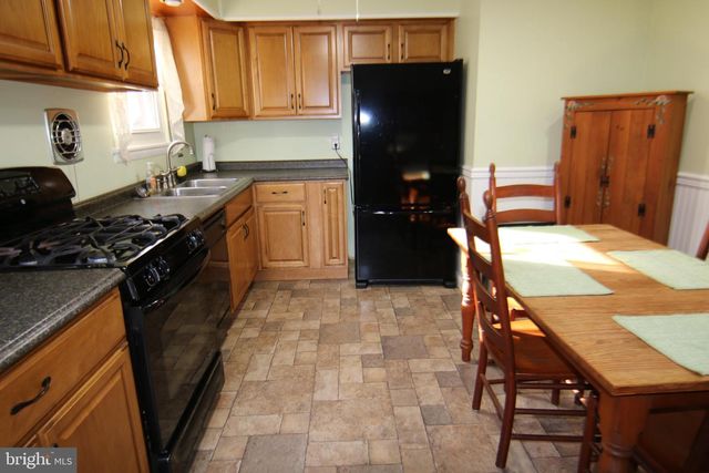 856 ERFORD RD, Camp Hill, PA 17011