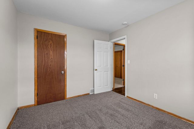 1633 Sherwood Avenue, Saint Paul, MN 55106
