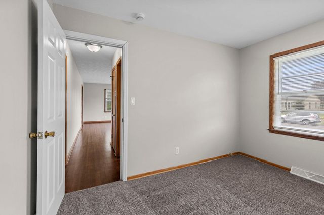 1633 Sherwood Avenue, Saint Paul, MN 55106