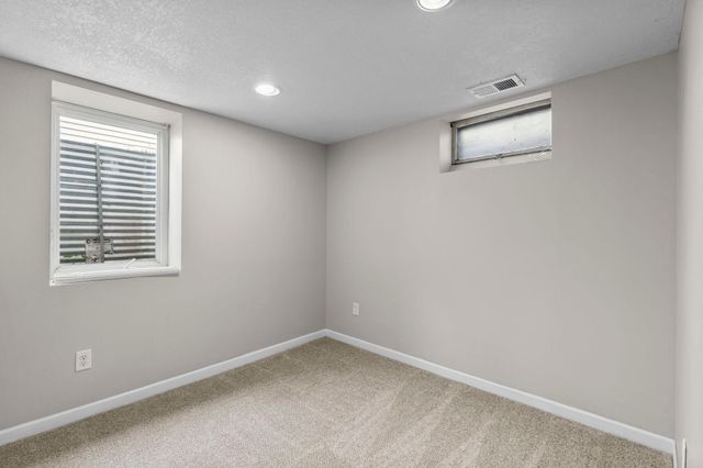 1633 Sherwood Avenue, Saint Paul, MN 55106
