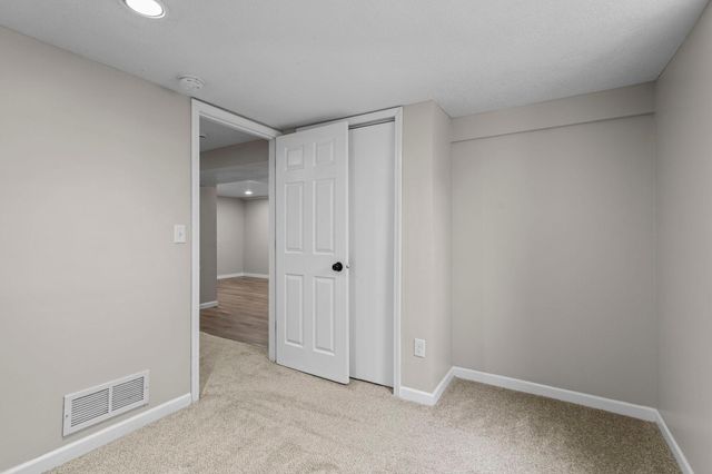1633 Sherwood Avenue, Saint Paul, MN 55106