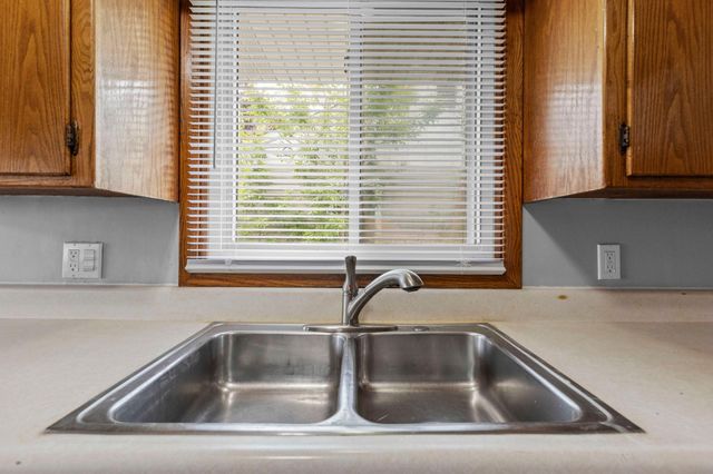 1633 Sherwood Avenue, Saint Paul, MN 55106