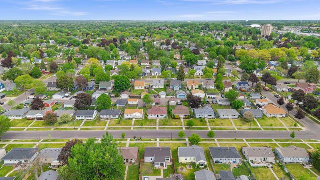 1633 Sherwood Avenue, Saint Paul, MN 55106