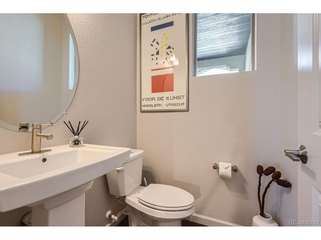 15615 W La Salle Ave, Lakewood, CO 80228