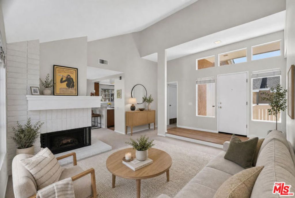 163 Greenfield, Irvine, CA 92614