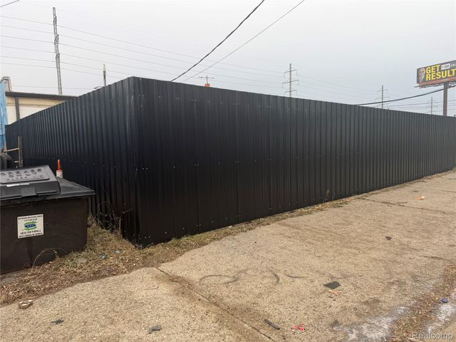 16038 E. 8 mile Road, Detroit, MI 48205