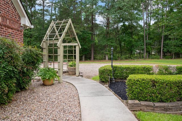 20103 Mahogany Ridge Drive, Magnolia, TX 77355