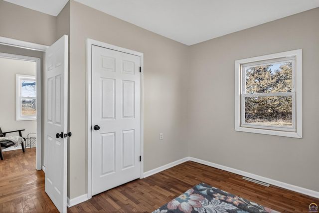 16325 R RD, Mayetta, KS 66509