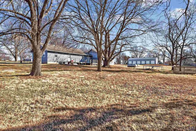 16325 R RD, Mayetta, KS 66509