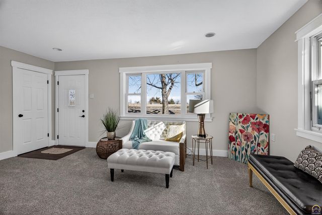 16325 R RD, Mayetta, KS 66509