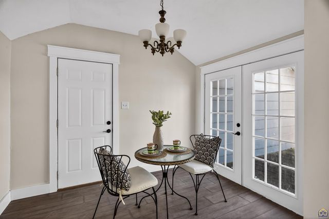 16325 R RD, Mayetta, KS 66509