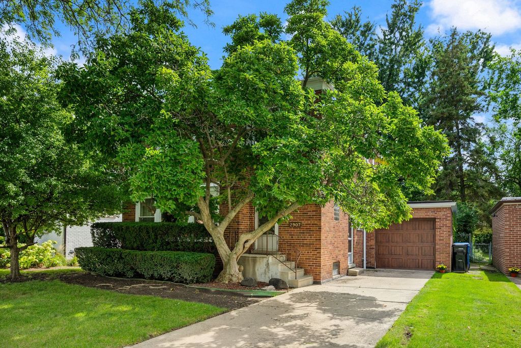 2907 W Bryn Mawr Avenue, Chicago, IL 60659 — exterior