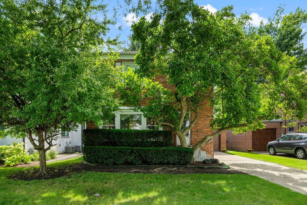 2907 W Bryn Mawr Avenue, Chicago, IL 60659 — photo 2