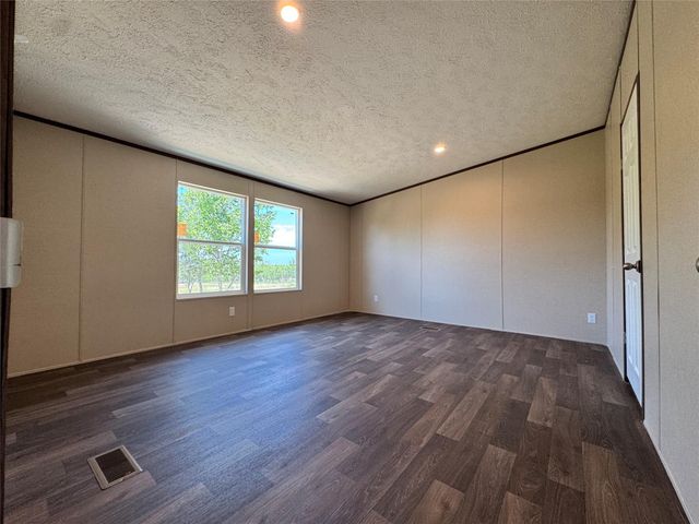 229 Tulipan LN, Dale, TX 78616