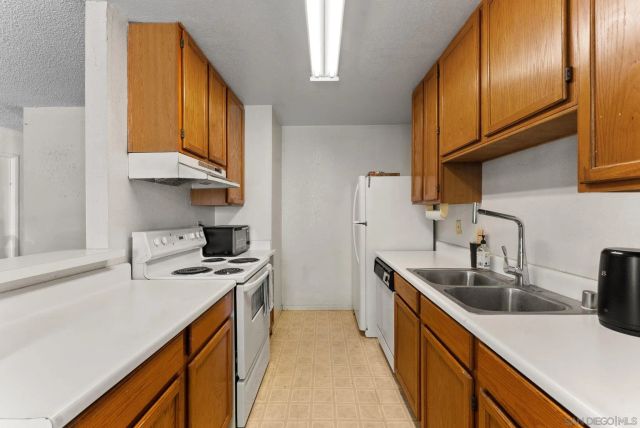 1641 Pentecost Way 6, San Diego, CA 92105