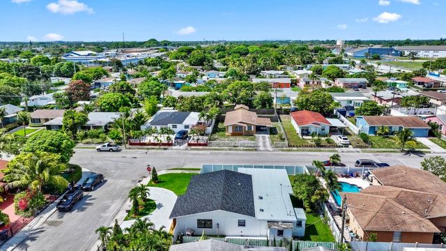 3349 El Vedado Ct, West Palm Beach, FL 33405