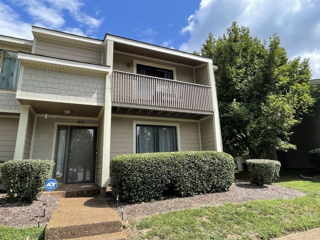 605 Barlin Dr, Nashville, TN 37221