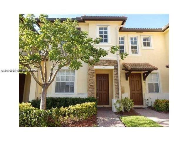 9353 SW 227th St 6-21, Cutler Bay, FL 33190