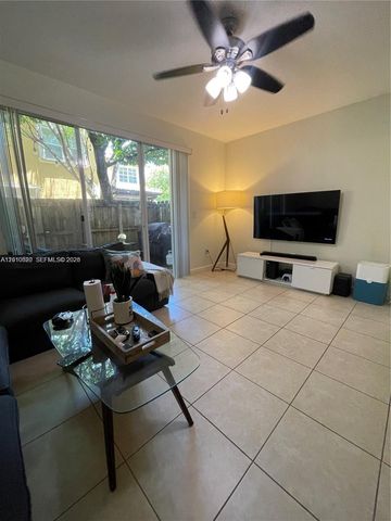 9353 SW 227th St 6-21, Cutler Bay, FL 33190