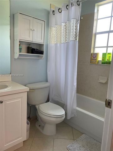 9353 SW 227th St 6-21, Cutler Bay, FL 33190