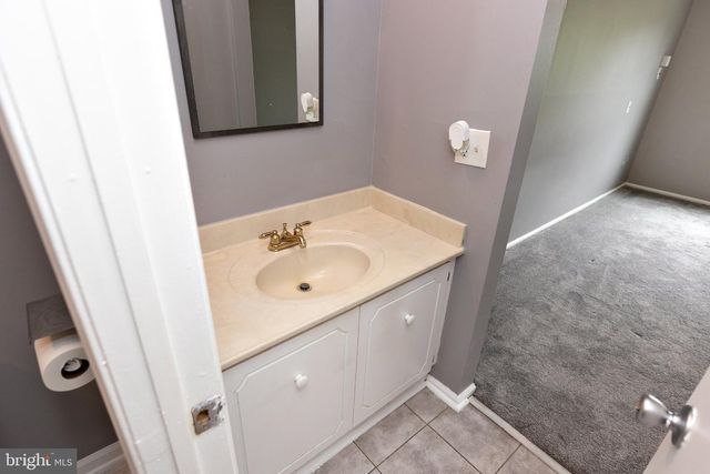 10-B SUMAC CT, Mount Laurel, NJ 08054