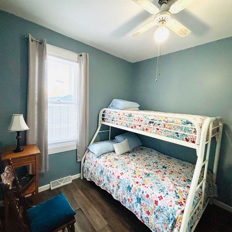 222 S Madison Avenue, Bay City, MI 48708