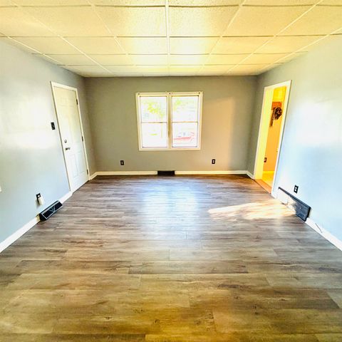 222 S Madison Avenue, Bay City, MI 48708