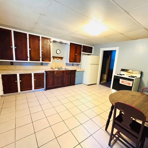 222 S Madison Avenue, Bay City, MI 48708