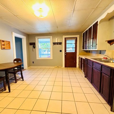 222 S Madison Avenue, Bay City, MI 48708