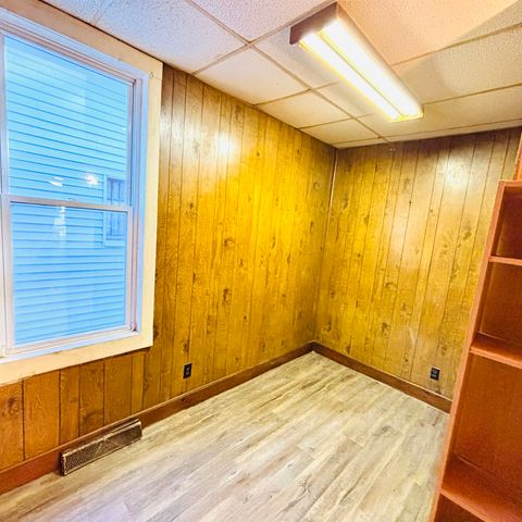 222 S Madison Avenue, Bay City, MI 48708