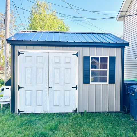 222 S Madison Avenue, Bay City, MI 48708