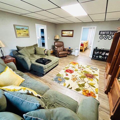 222 S Madison Avenue, Bay City, MI 48708