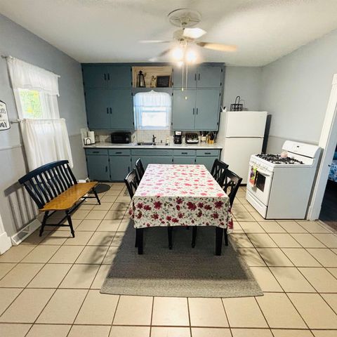 222 S Madison Avenue, Bay City, MI 48708