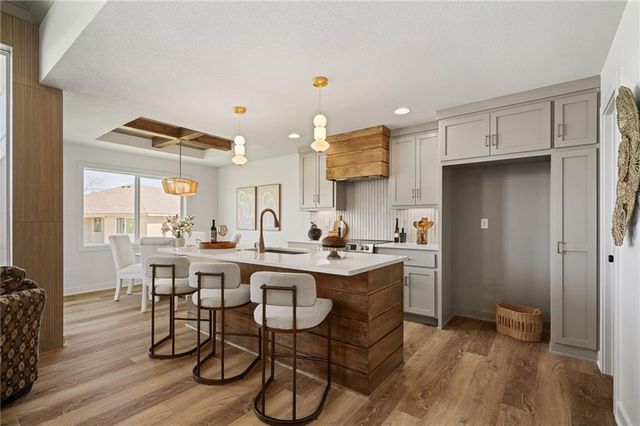 2002 SE Oak Ridge Drive, Oak Grove, MO 64075