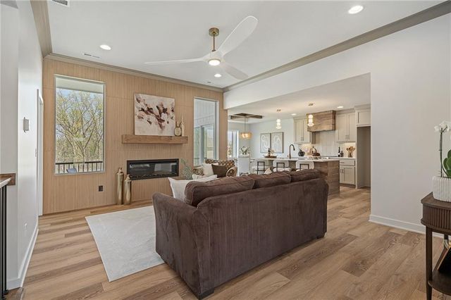 2002 SE Oak Ridge Drive, Oak Grove, MO 64075