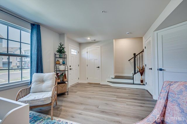 220 Anchor Way, Aberdeen, NJ 07721
