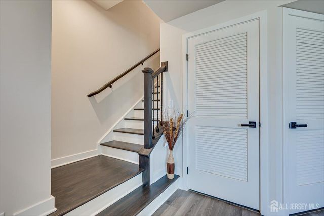 220 Anchor Way, Aberdeen, NJ 07721