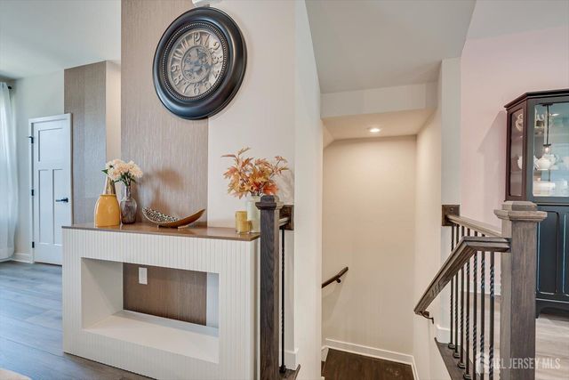 220 Anchor Way, Aberdeen, NJ 07721